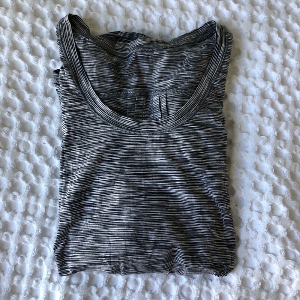 Lululemon Long Sleeve Gray Top